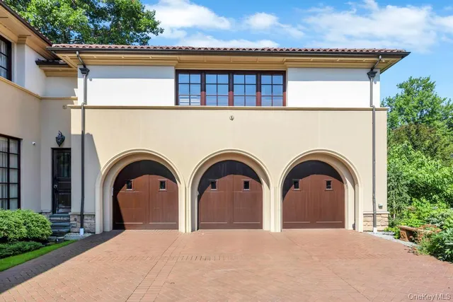 $5,600,000 | 48 Nassau Drive, Great Neck, NY 11021