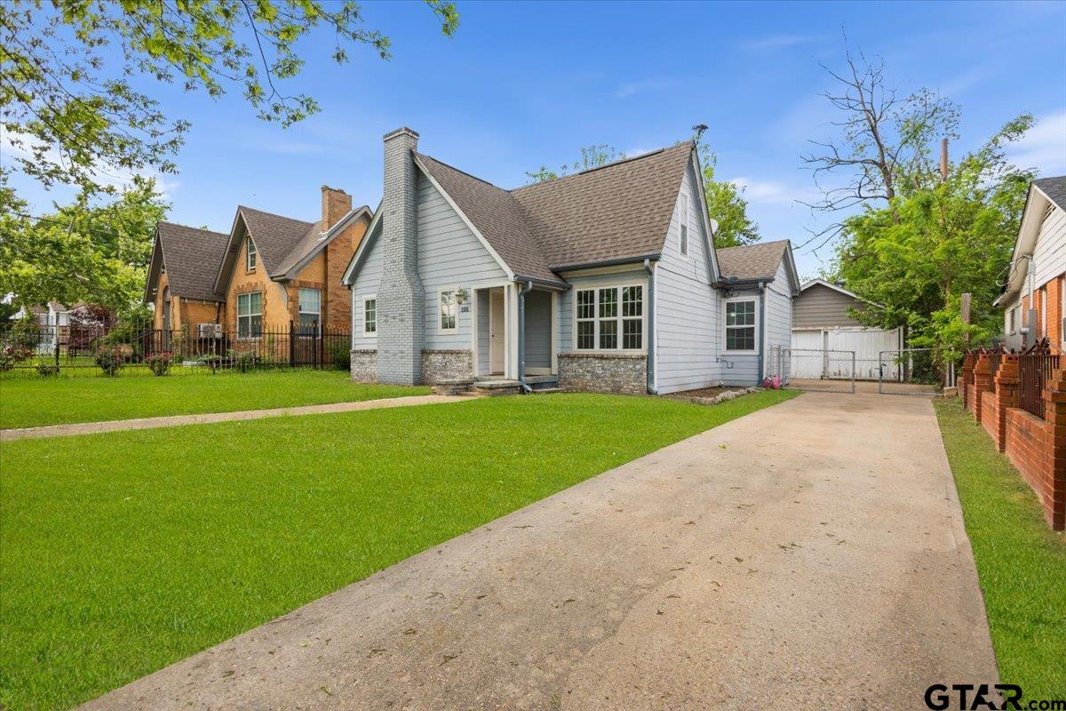 917 West Shaw Street Tyler, TX 75701 - Photo 2 of 22