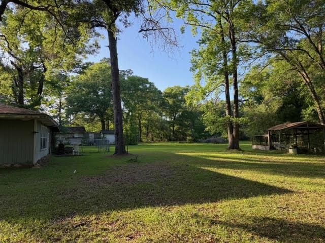 235 Connell Road Vidor, TX 77662 - Photo 7 of 35 a view of a golf course