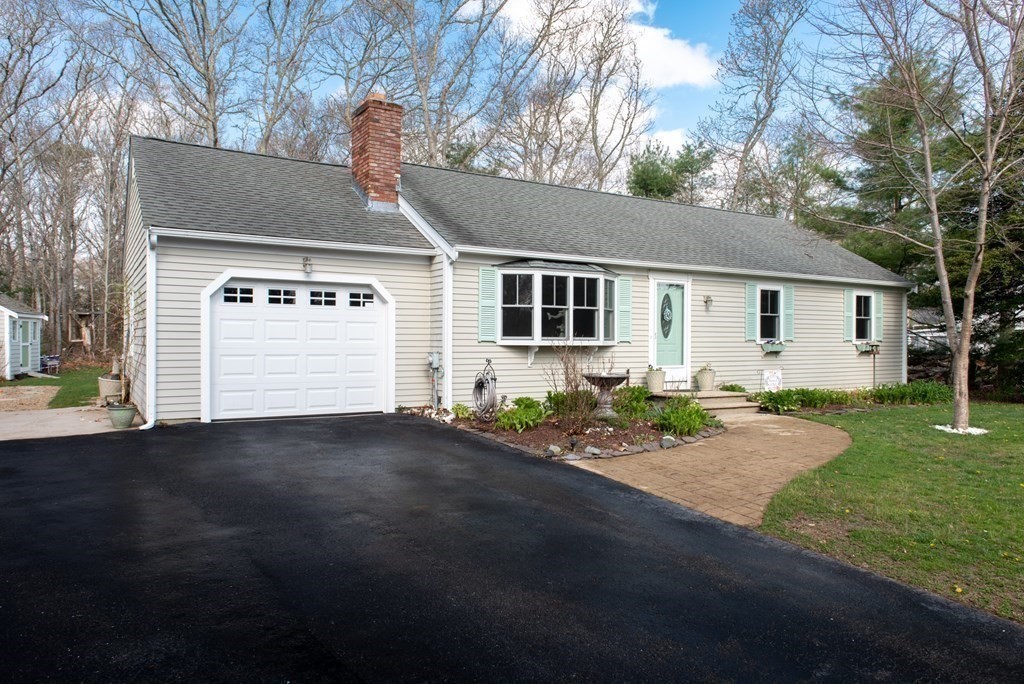 35 Head Of Pond Road Barnstable, MA 02648 - Photo 2 of 22 Gallery Image 2