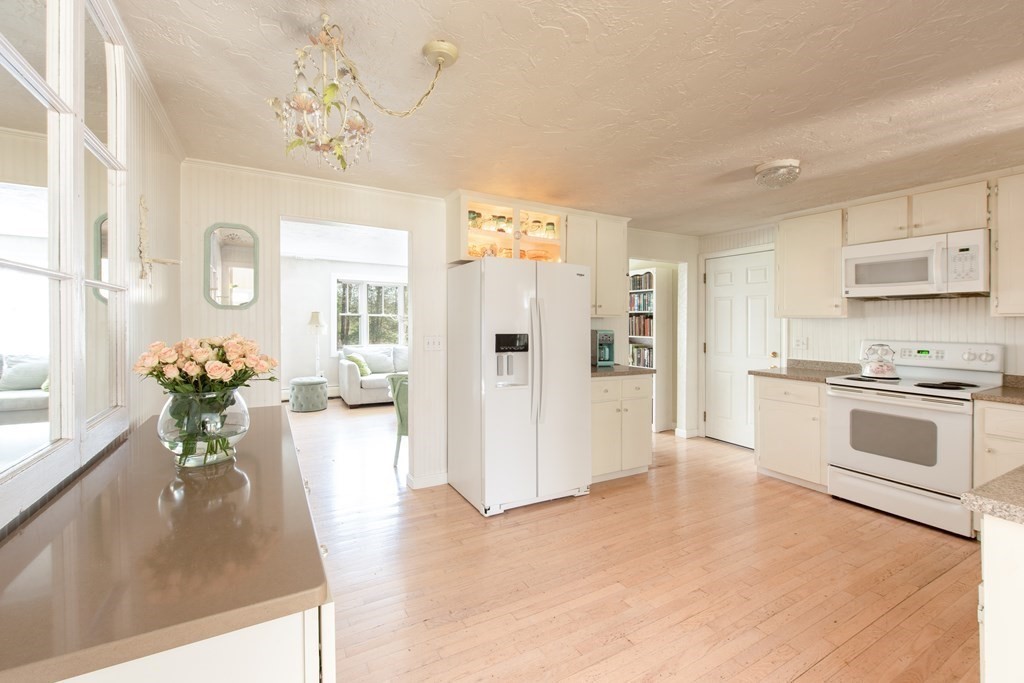 35 Head Of Pond Road Barnstable, MA 02648 - Photo 10 of 22 Gallery Image 10
