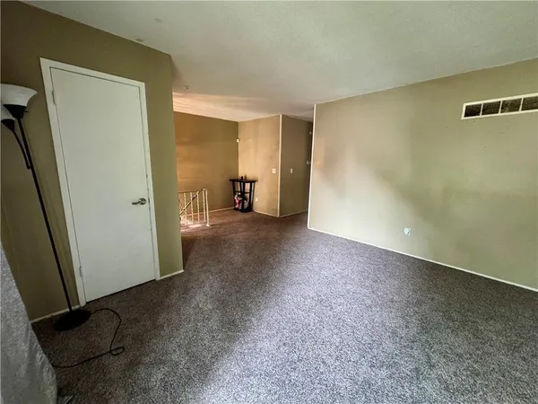 $147,900 | 14051 Dunbar Court, Grandview, MO 64030