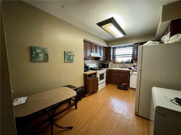 $147,900 | 14051 Dunbar Court, Grandview, MO 64030