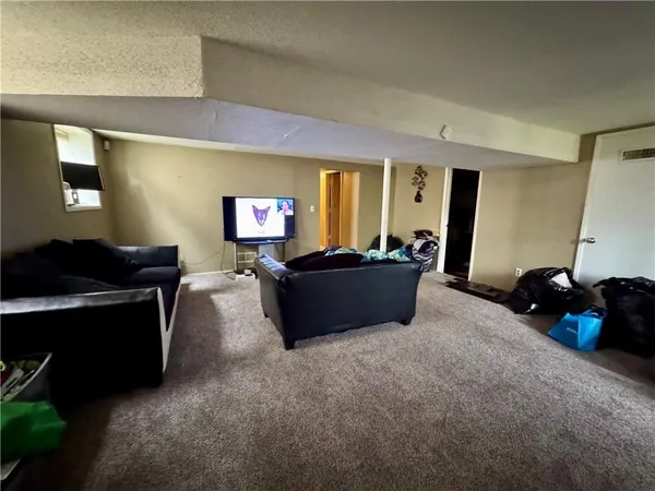 $147,900 | 14051 Dunbar Court, Grandview, MO 64030