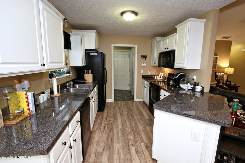 8804 Maple Road Louisville, KY 40219 - Photo 8 of 36 Kitchen