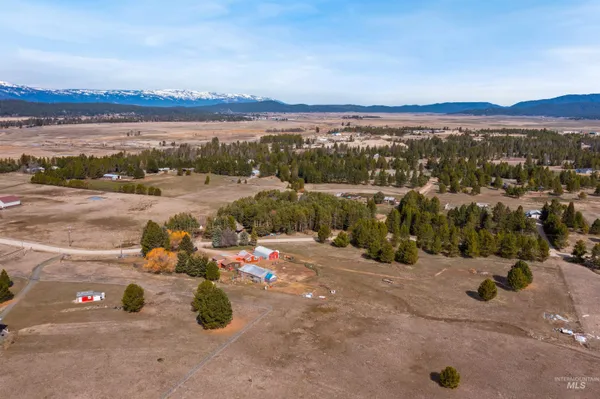 $580,000 | 37 Pine Cone Lane, Cascade, ID 83611