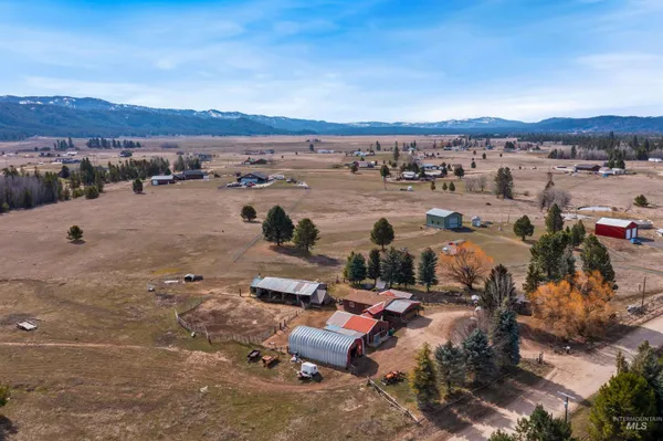 $580,000 | 37 Pine Cone Lane, Cascade, ID 83611