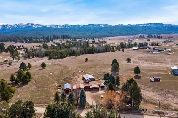 $580,000 | 37 Pine Cone Lane, Cascade, ID 83611