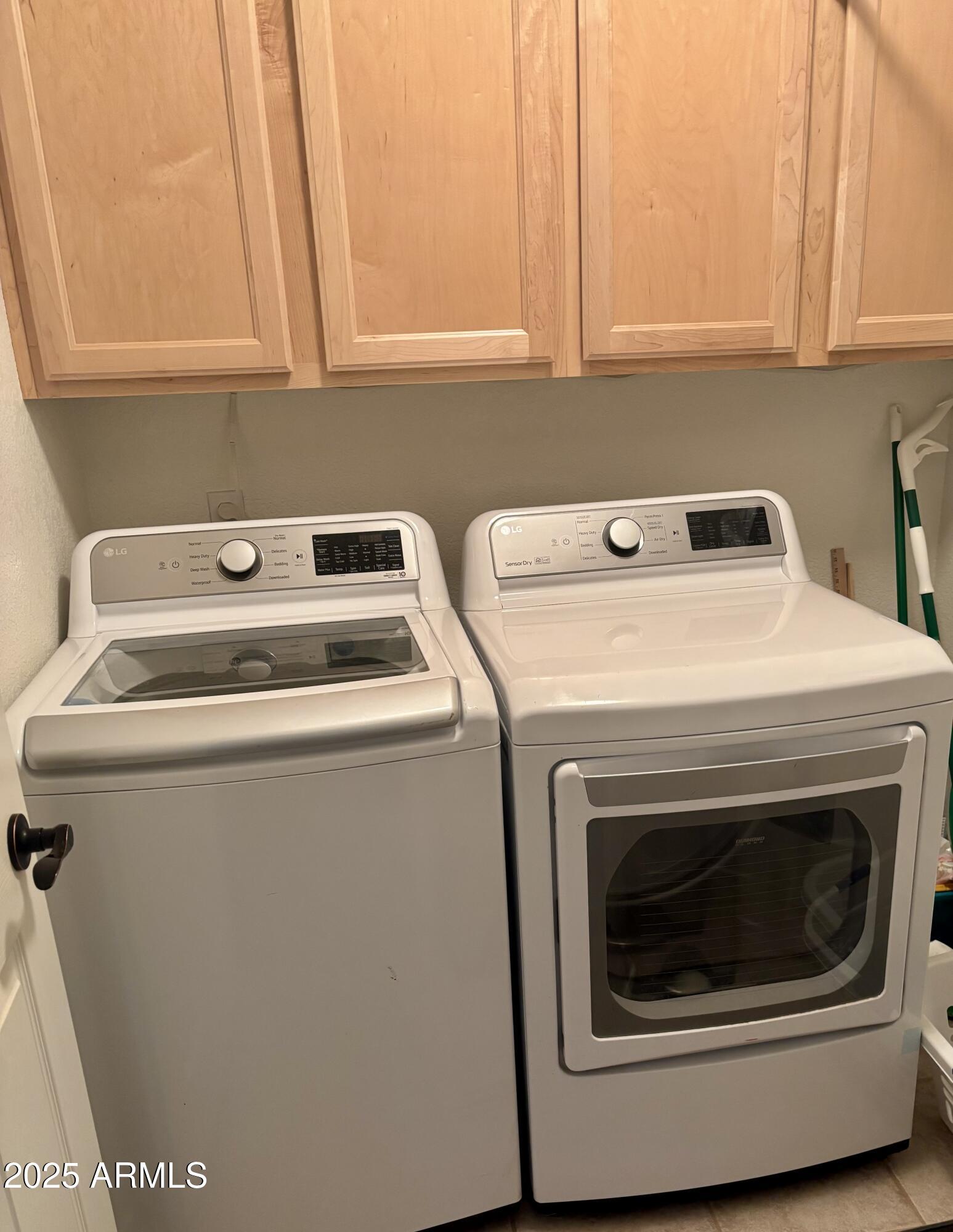 269 Homestead Lane Payson, AZ 85541 - Photo 33 of 38 a utility room with dryer and washer