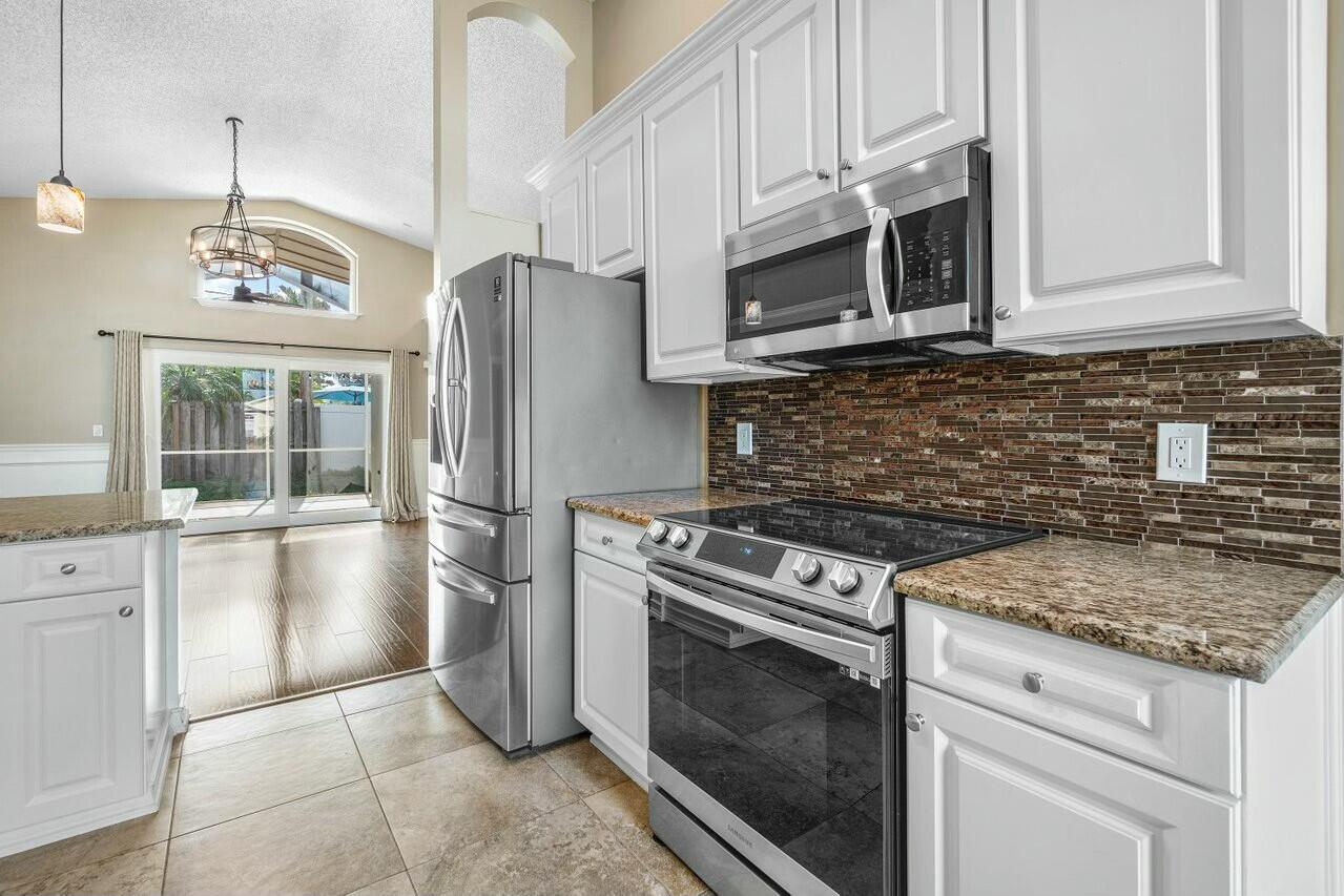 6304 Adams Street Jupiter, FL 33458 - Photo 10 of 32 tempImageUrsMBF