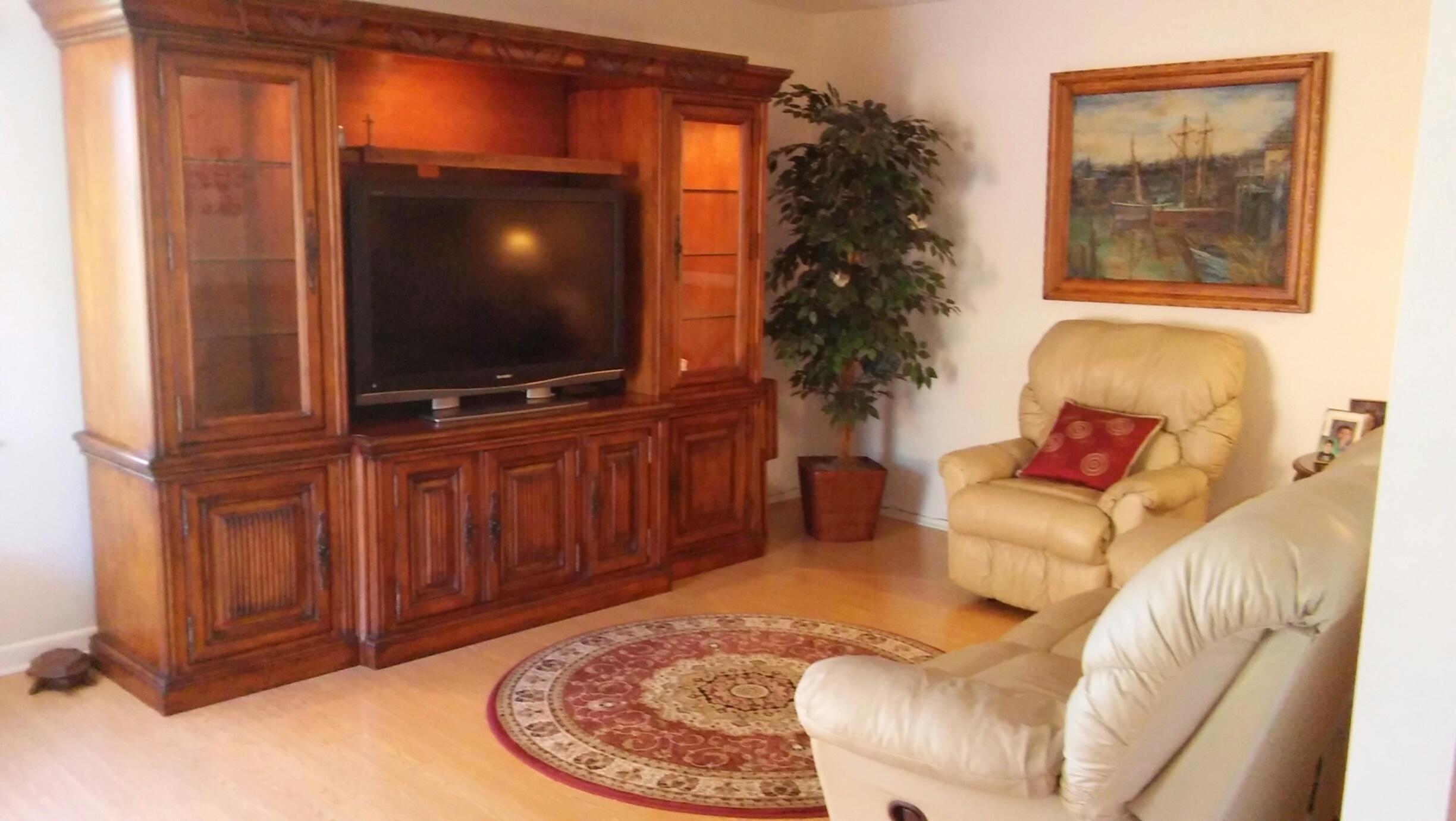 9422 Saddlebrook Drive Boca Raton, FL 33496 - Photo 5 of 20 Family Room