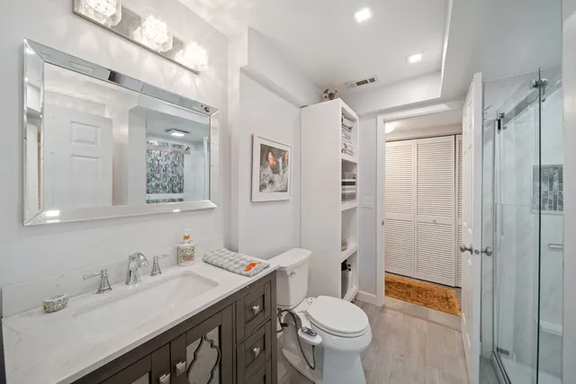 $325,000 | 1290 Wandsworth Circle, Roselle, IL 60172