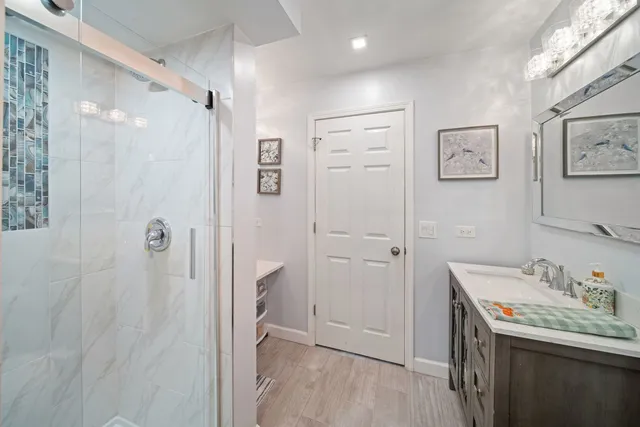 $325,000 | 1290 Wandsworth Circle, Roselle, IL 60172