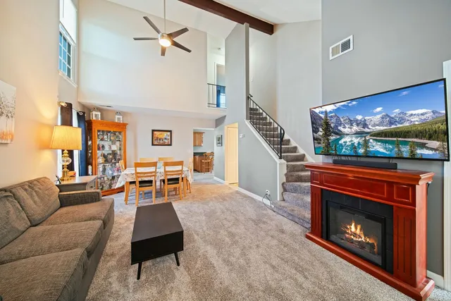 $325,000 | 1290 Wandsworth Circle, Roselle, IL 60172