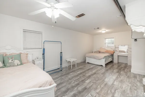 $385,999 | 1221 Encino Drive, Pleasanton, TX 78064