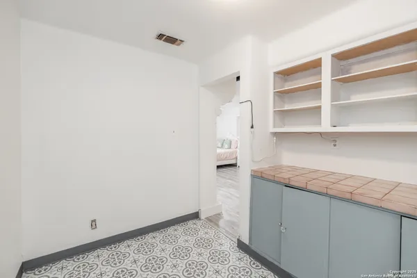 $385,999 | 1221 Encino Drive, Pleasanton, TX 78064