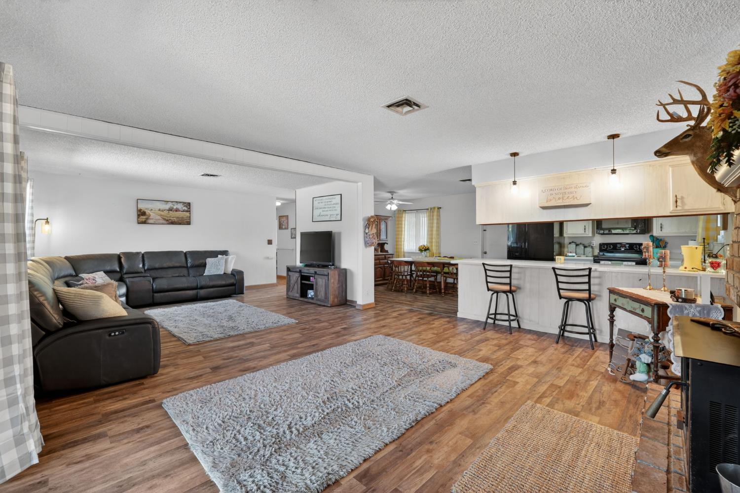 1505 Swallow Way Roseville, CA 95661 - Photo 10 of 61