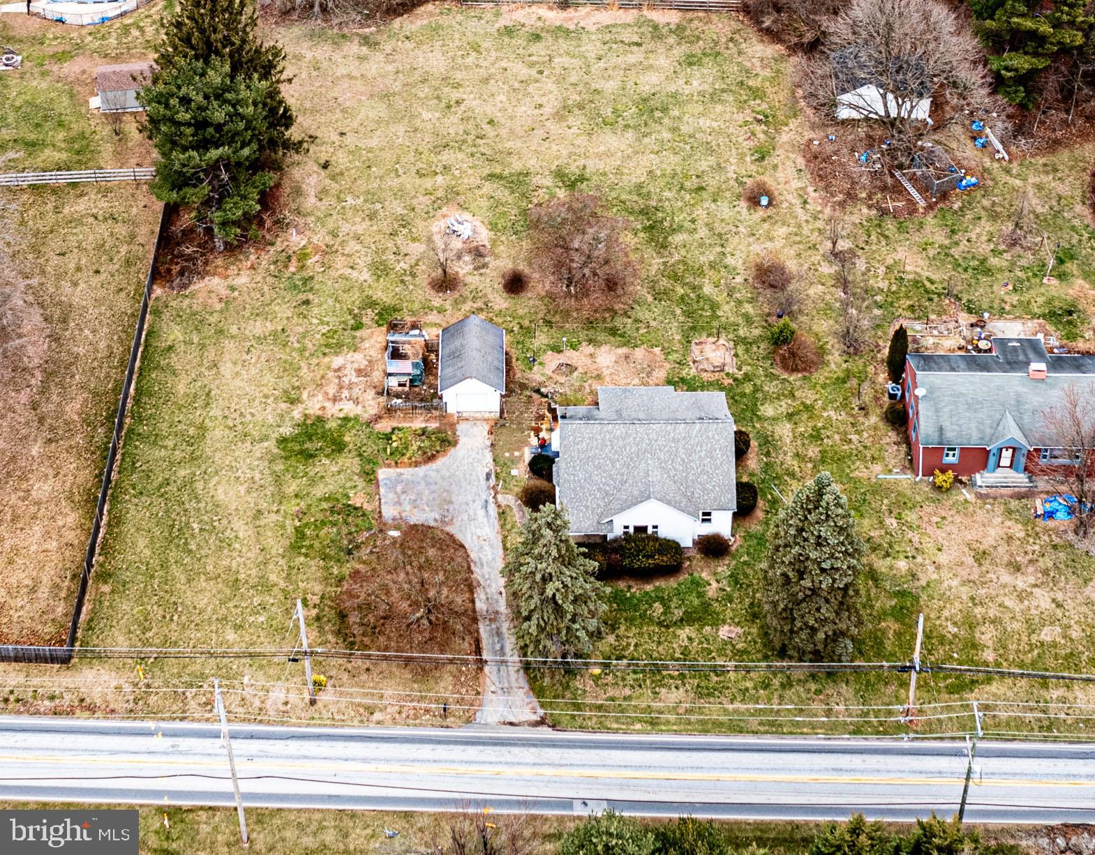 2585 West Chester Road Coatesville, PA 19320 - Photo 2 of 29
