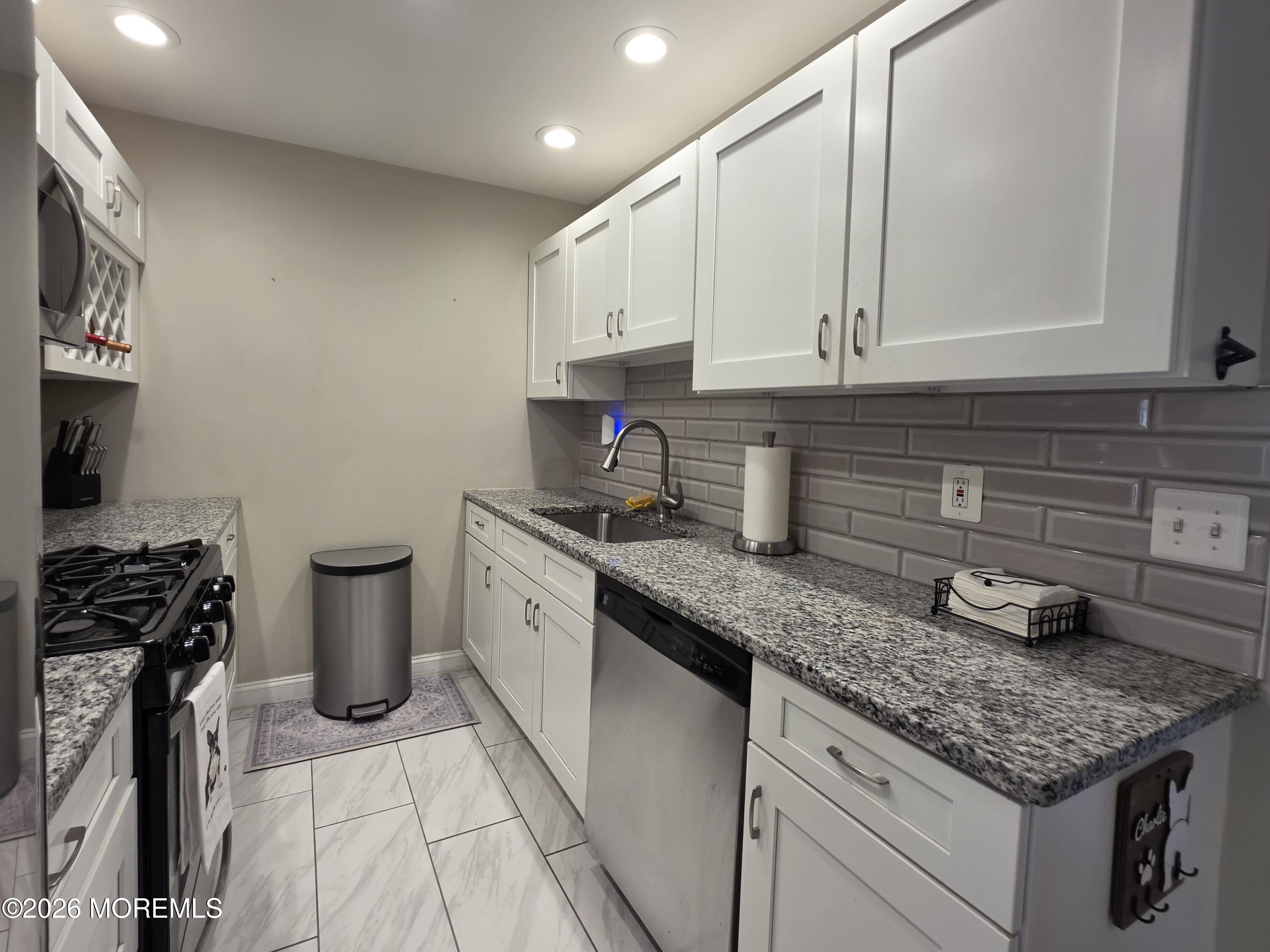 231 Atlantic Street, Unit 30 Keyport, NJ 07735 - Photo 7 of 30 7 kitchen