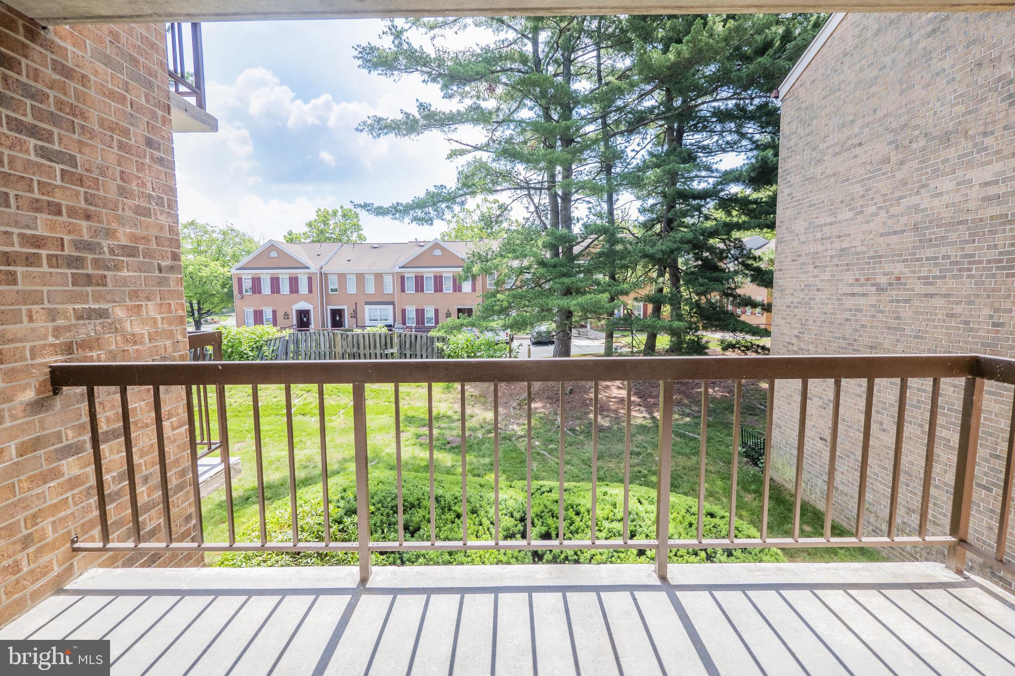 18602 Walkers Choice Road, Unit 4 Gaithersburg, MD 20886 - Photo 29 of 34 Main Level - Balcony