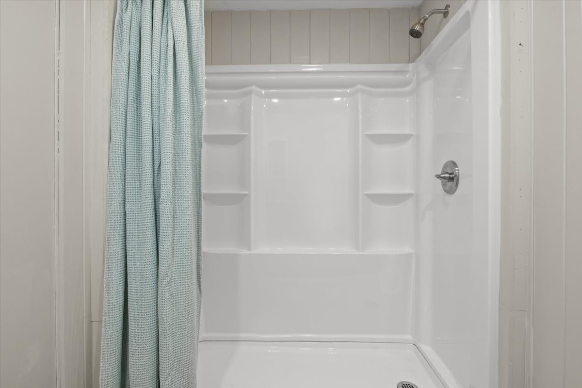 1112 Bridgette Street Paris, TN 38242 - Photo 19 of 34 a close up of a shower