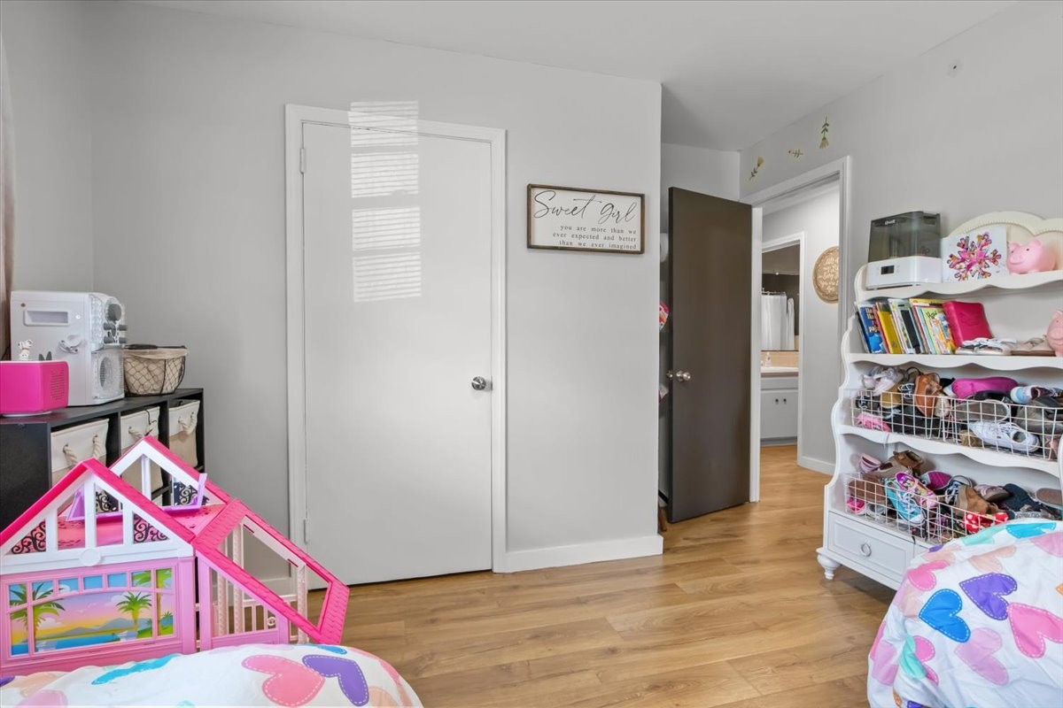 1112 Bridgette Street Paris, TN 38242 - Photo 21 of 34 a room with toys and wooden floor