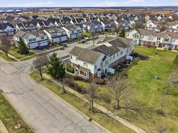 $275,000 | 1008 Heron Circle, Unit 1, Joliet, IL 60431