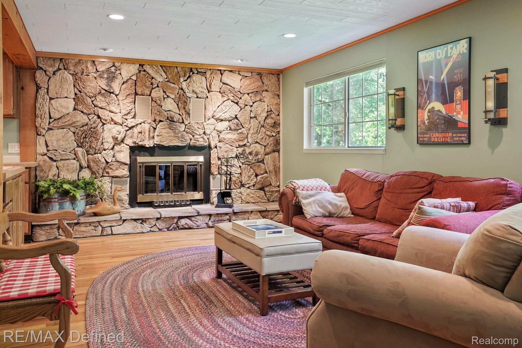 2183 North Fairview Lane Rochester, MI 48306 - Photo 12 of 36 2183-N-Fairview-Ln-16.jpg