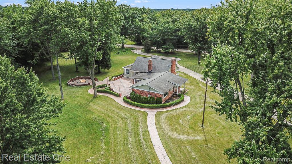 68925 Eight Mile Road South Lyon, MI 48178 - Photo 33 of 44