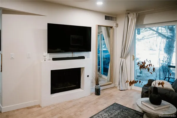 $2,000 | 444 South Kittredge Street, Unit 100, Aurora, CO 80017