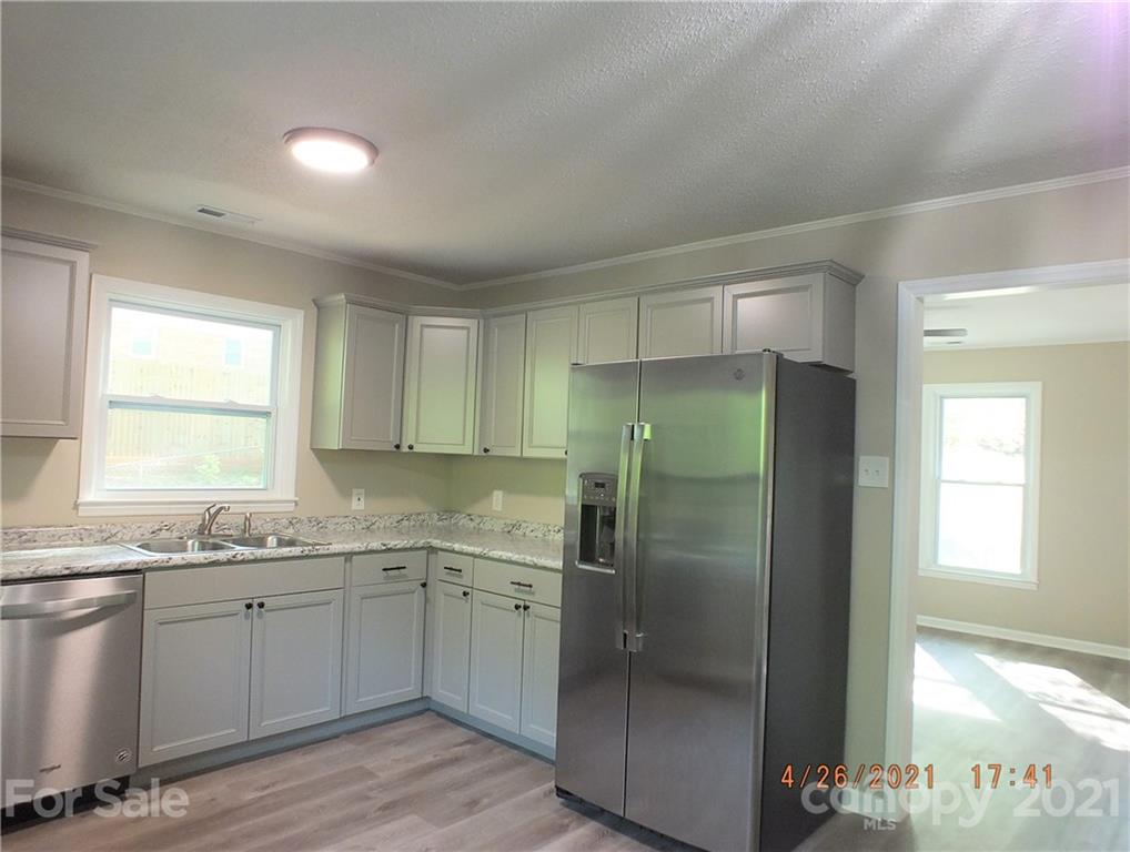 1005 Double Oak Road Lancaster, SC 29720 - Photo 4 of 33 Gallery Image 4