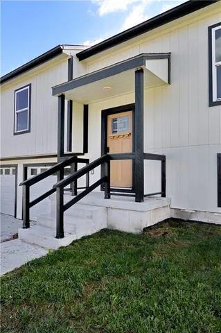 $345,000 | 404 Lynn Street, Lawson, MO 64062