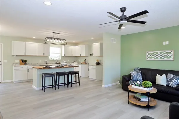 $330,000 | 404 Lynn Street, Lawson, MO 64062