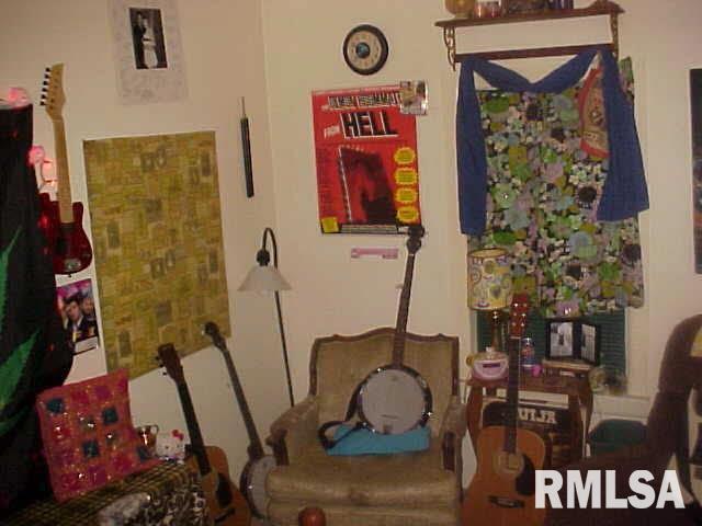 4240 Perryman Road Thompsonville, IL 62890 - Photo 8 of 21