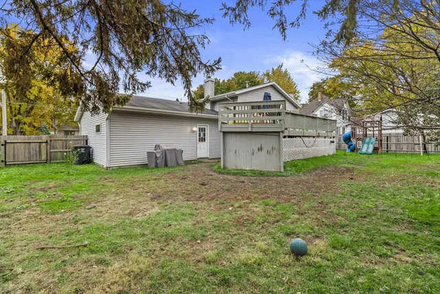 $375,000 | 206 Devils Lane, Walworth, WI 53184