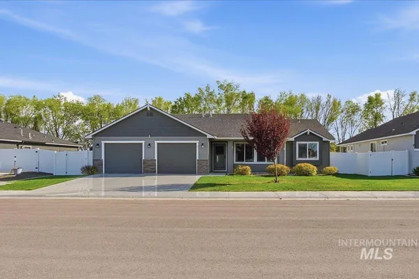 $415,000 | 260 Stagecoach Avenue, Fruitland, ID 83619