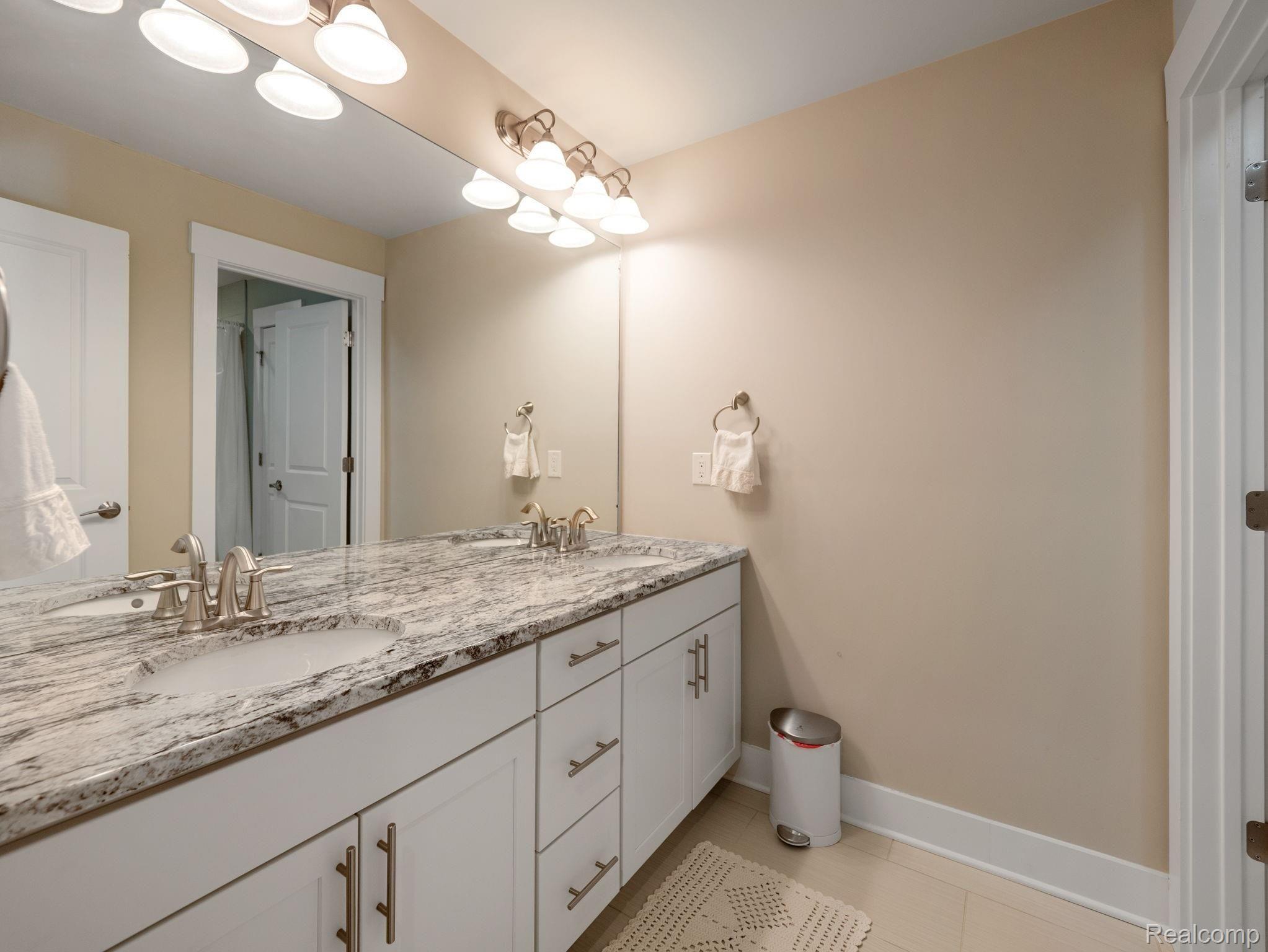 1105 Prescott Drive Rochester, MI 48309 - Photo 41 of 58 45-web-or-mls-P2233237.jpg