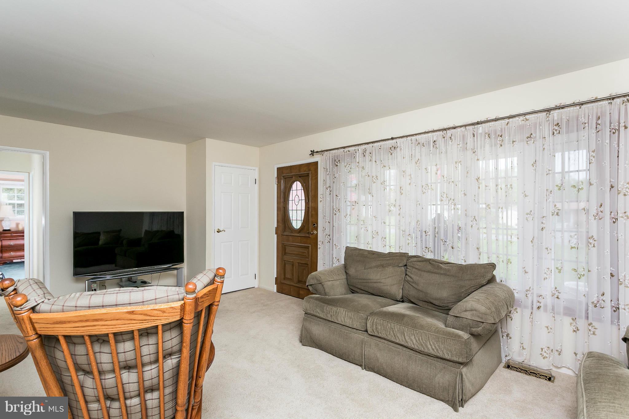 101 West Belcrest Road Bel Air, MD 21014 - Photo 11 of 30 Living Room