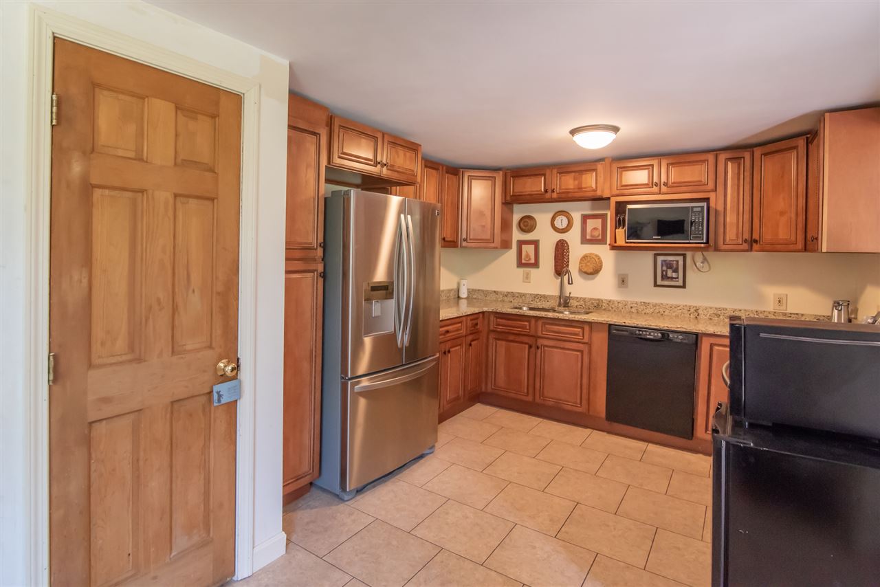 30 N Road Sandown, NH 03873 - Photo 4 of 40 Gallery Image 4