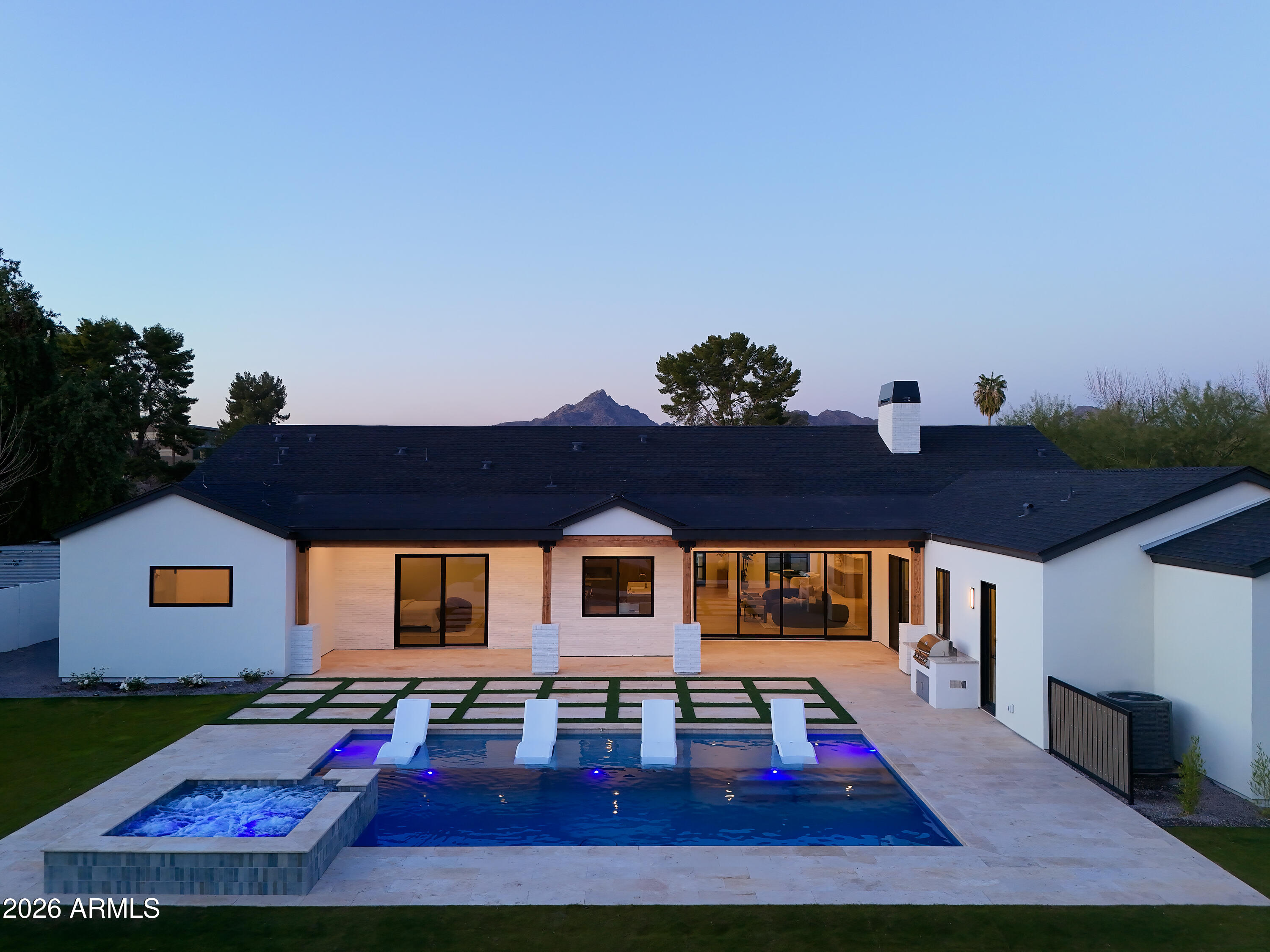 2901 East Pierson Street Phoenix, AZ 85016 - Photo 2 of 14 PropertyImageCo_2901EPiersonSt_WEB_13 (1