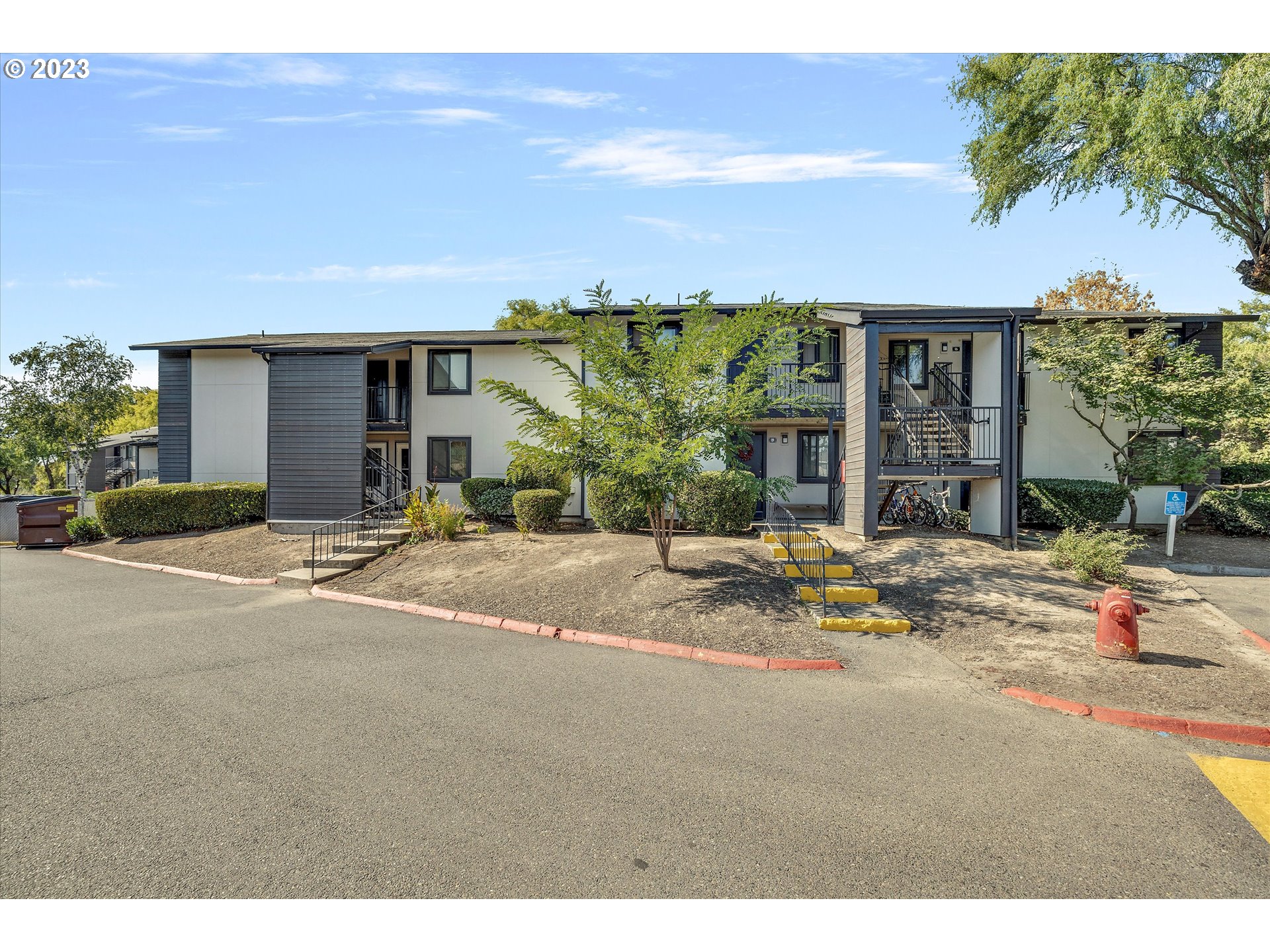 14095 Southwest Walker Road, Unit 10 Beaverton, OR 97005 - Photo 1 of 21 Gallery Image 1