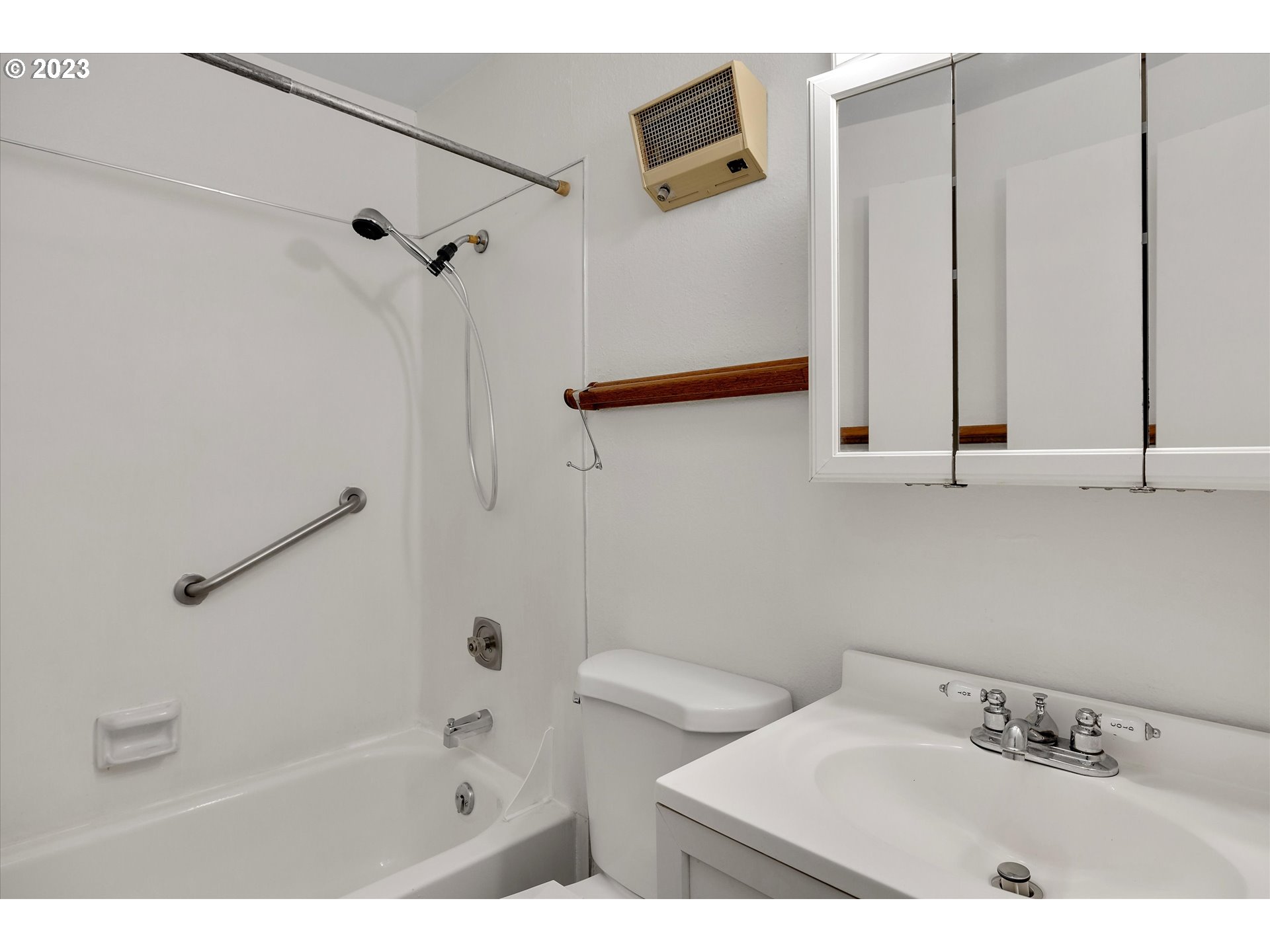 14095 Southwest Walker Road, Unit 10 Beaverton, OR 97005 - Photo 11 of 21 Gallery Image 11