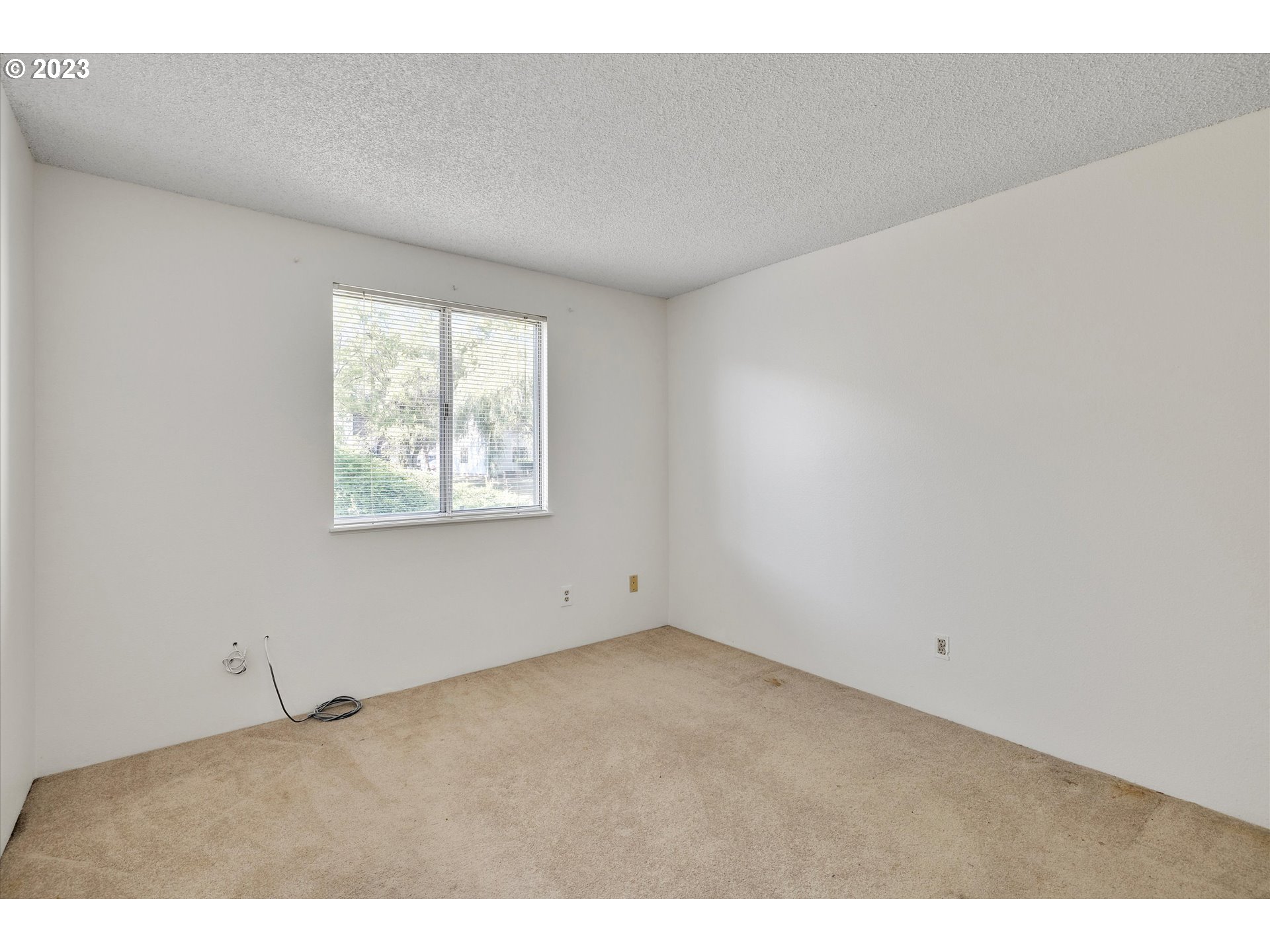 14095 Southwest Walker Road, Unit 10 Beaverton, OR 97005 - Photo 12 of 21 Gallery Image 12