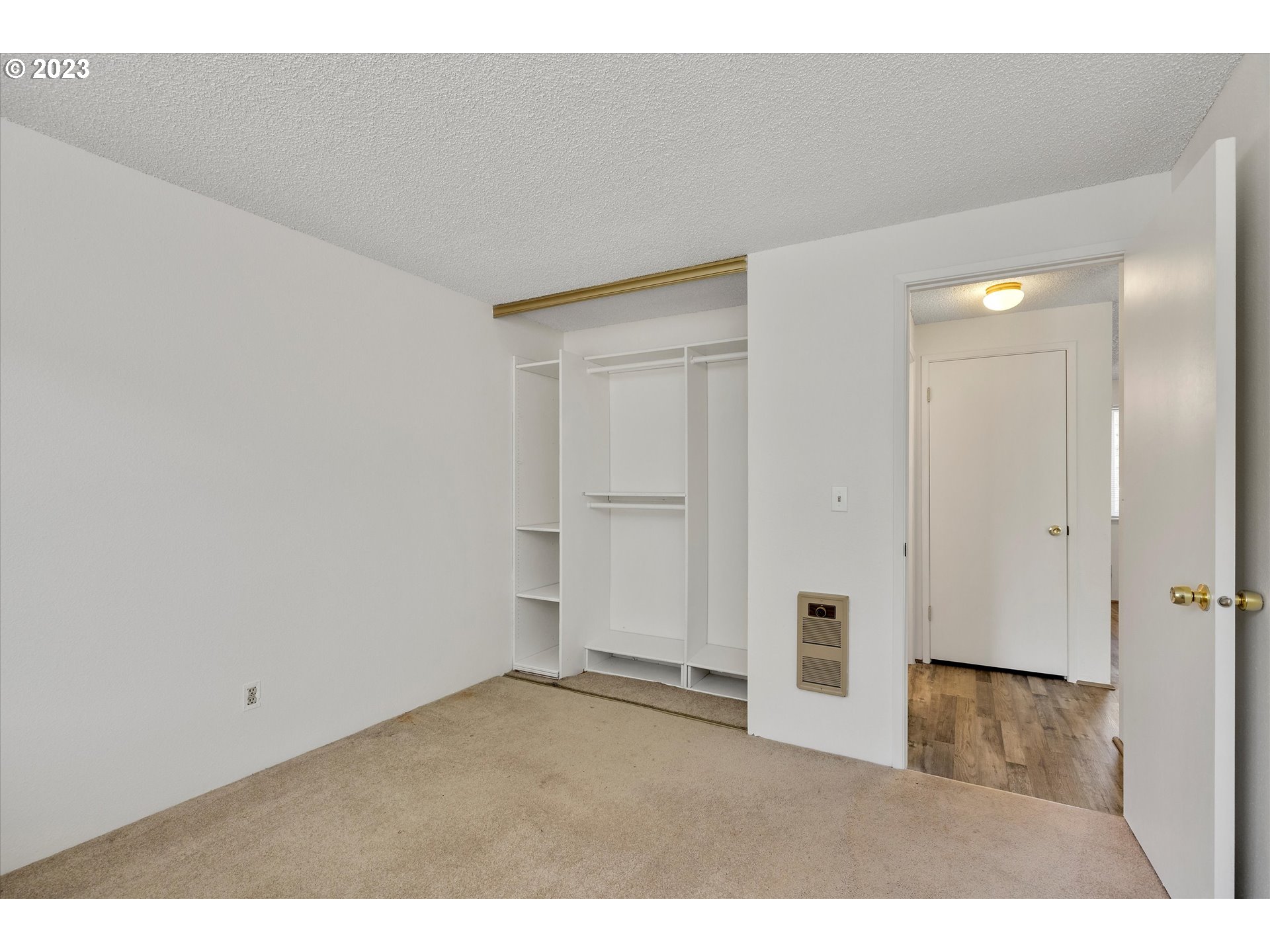 14095 Southwest Walker Road, Unit 10 Beaverton, OR 97005 - Photo 13 of 21 Gallery Image 13