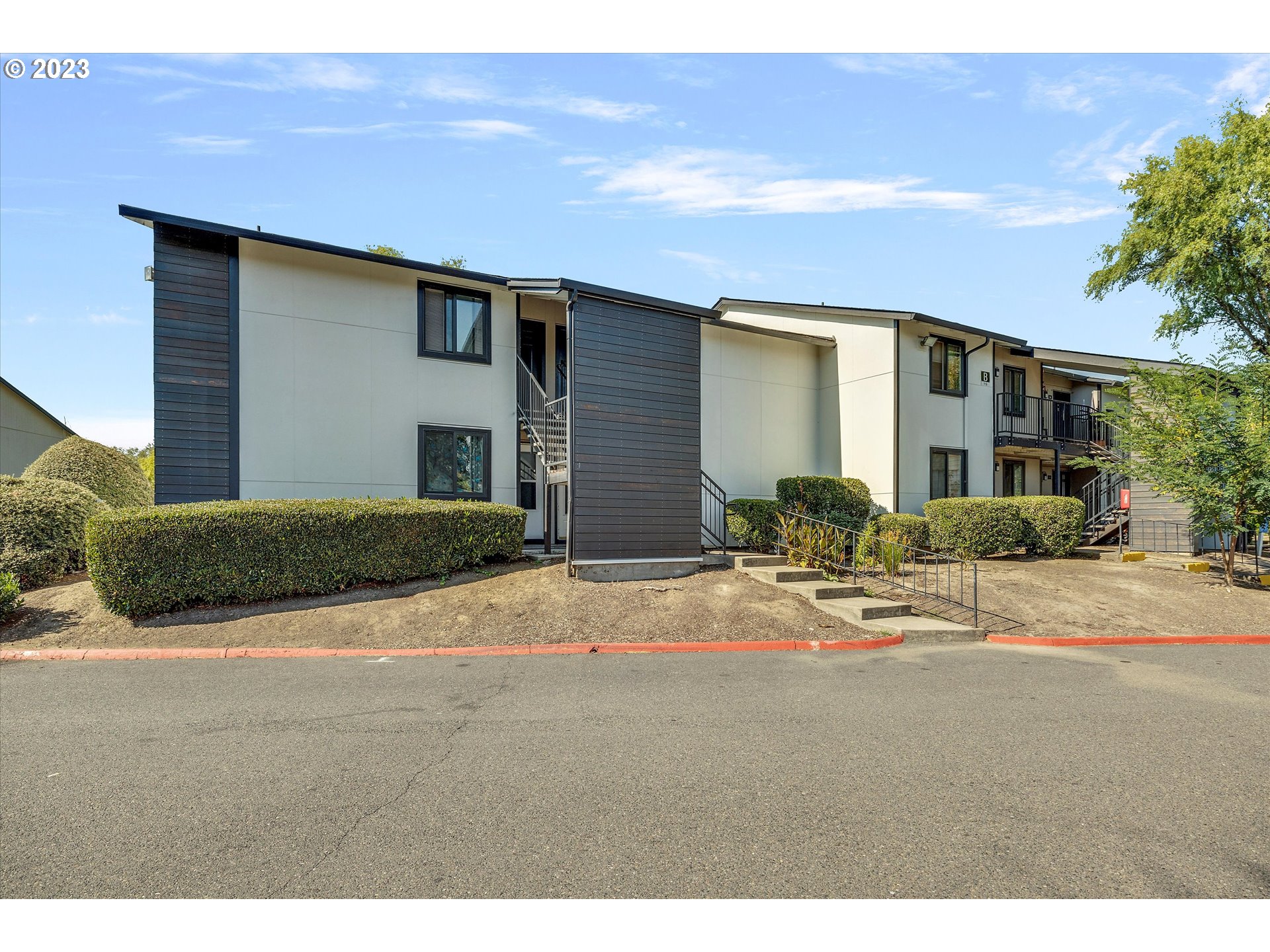 14095 Southwest Walker Road, Unit 10 Beaverton, OR 97005 - Photo 2 of 21 Gallery Image 2