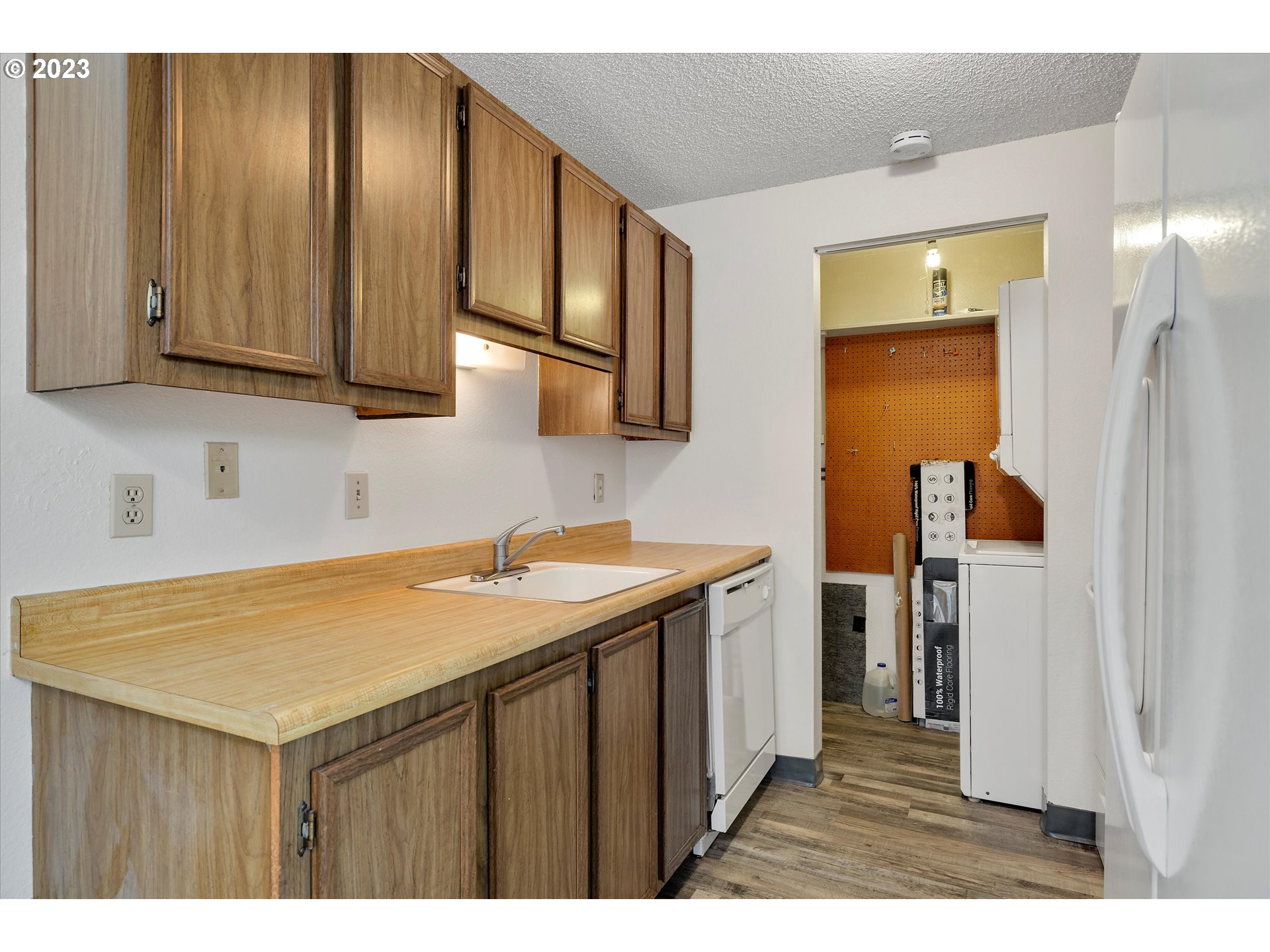14095 Southwest Walker Road, Unit 10 Beaverton, OR 97005 - Photo 8 of 21 Gallery Image 8