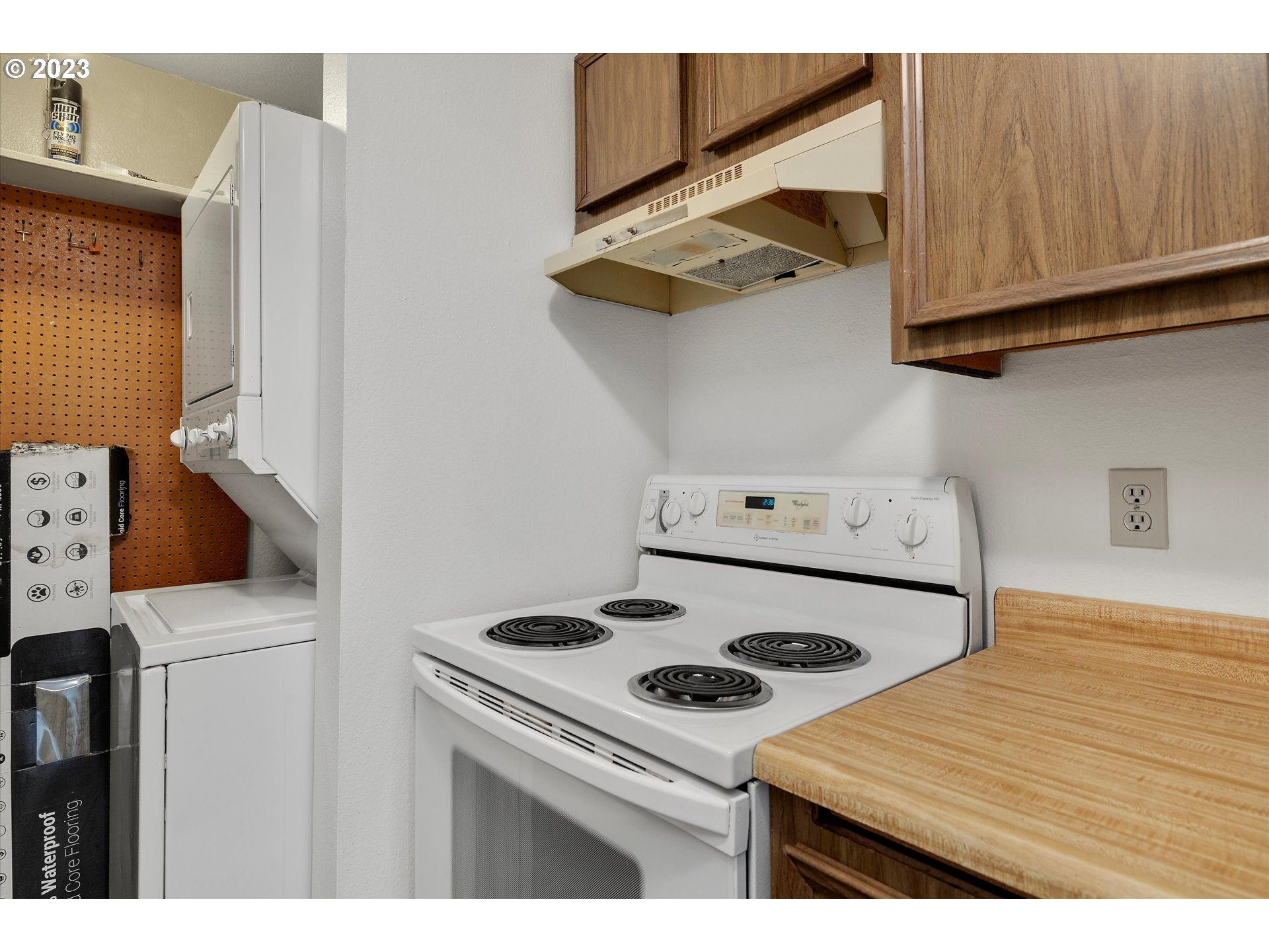 14095 Southwest Walker Road, Unit 10 Beaverton, OR 97005 - Photo 9 of 21 Gallery Image 9