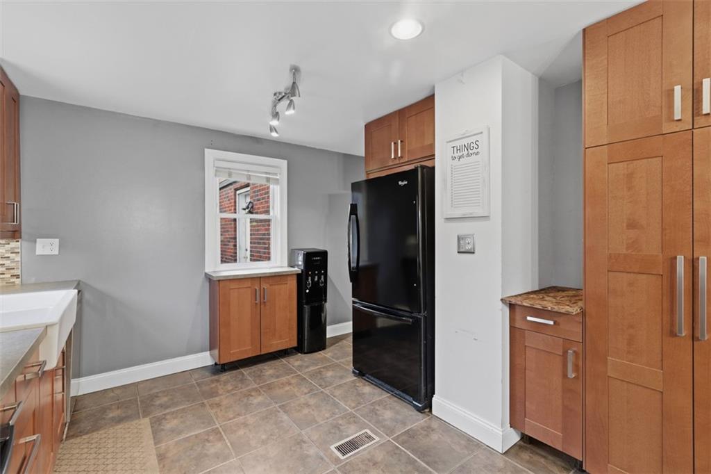 312 Friday Road Pittsburgh, PA 15209 - Photo 18 of 43