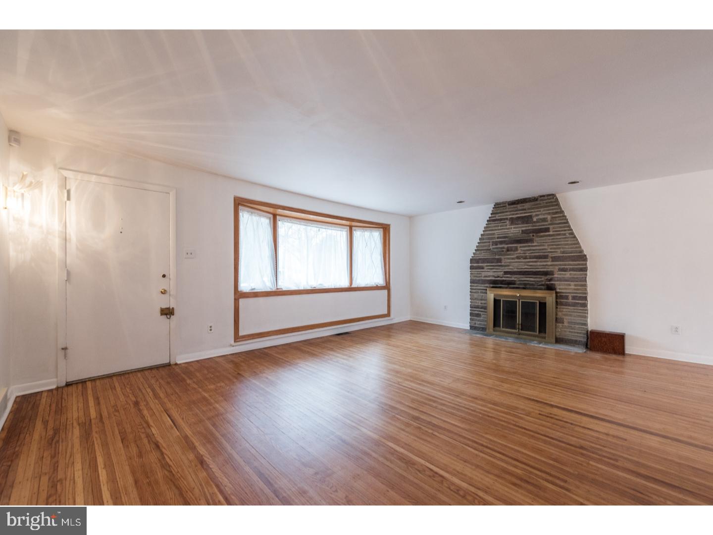 803 Ridge Lane Media, PA 19063 - Photo 4 of 25