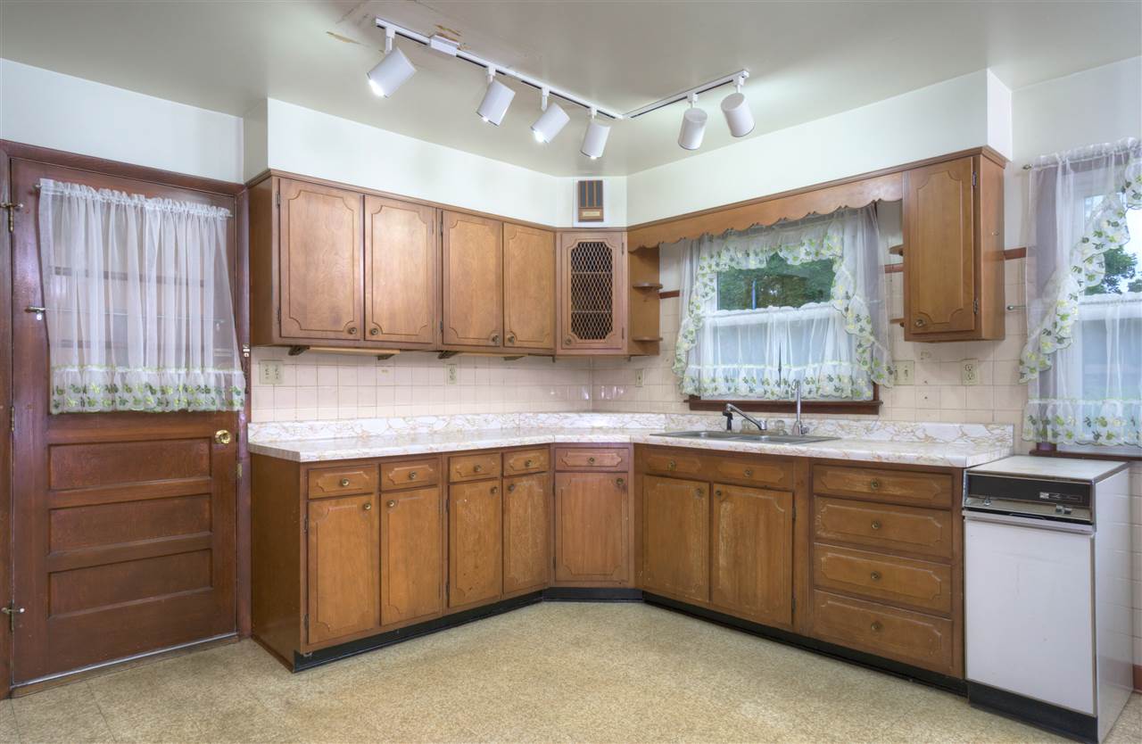 55138 Butternut Road South Bend, IN 46628 - Photo 5 of 13